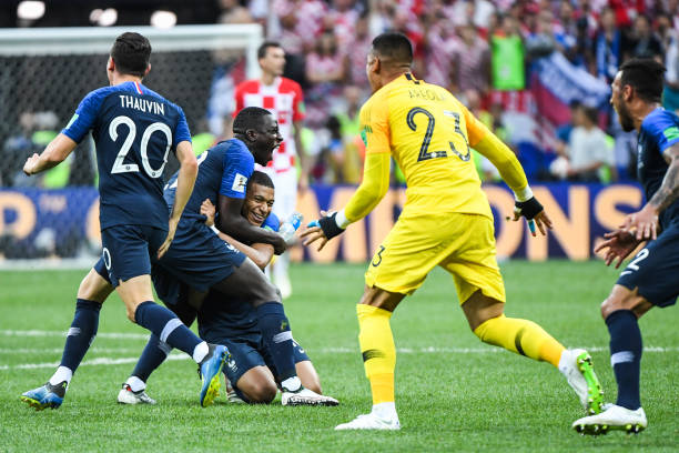 氛围容易让 氛围容易让